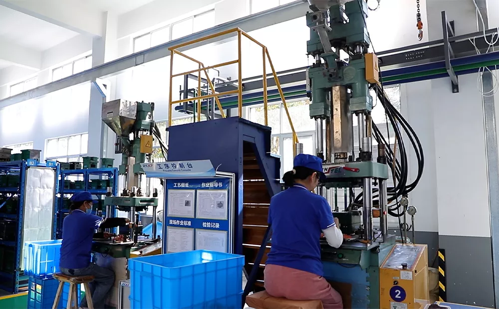 Plasstic Injection